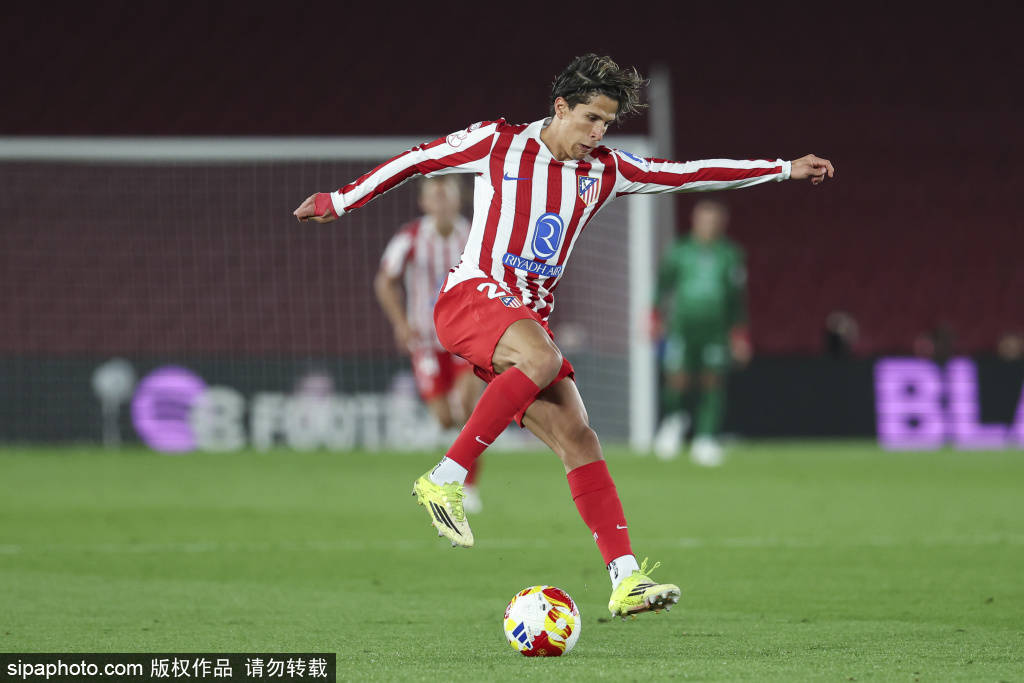 西甲金靴战最新形势：拉菲尼亚爆发，姆巴佩伤停领跑遇阻