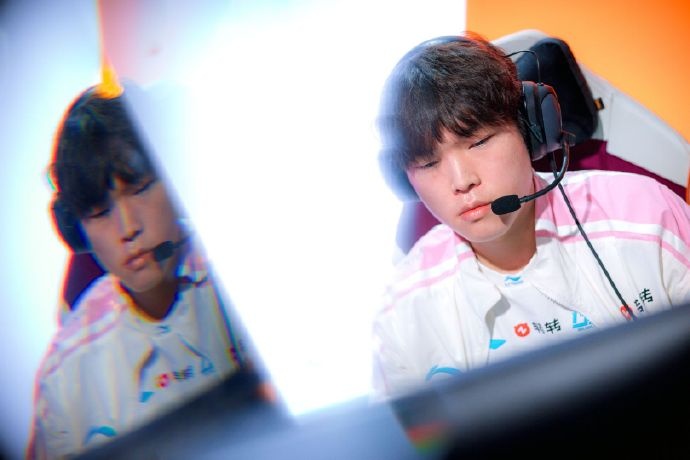 LPL发布BLG赛后返图：碧帆映前路，破浪定首胜